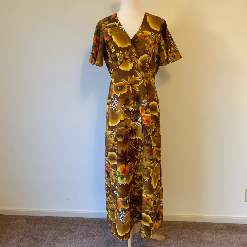 🌺Vintage Hawaiian Maxi Dress with Flutter Sleeves